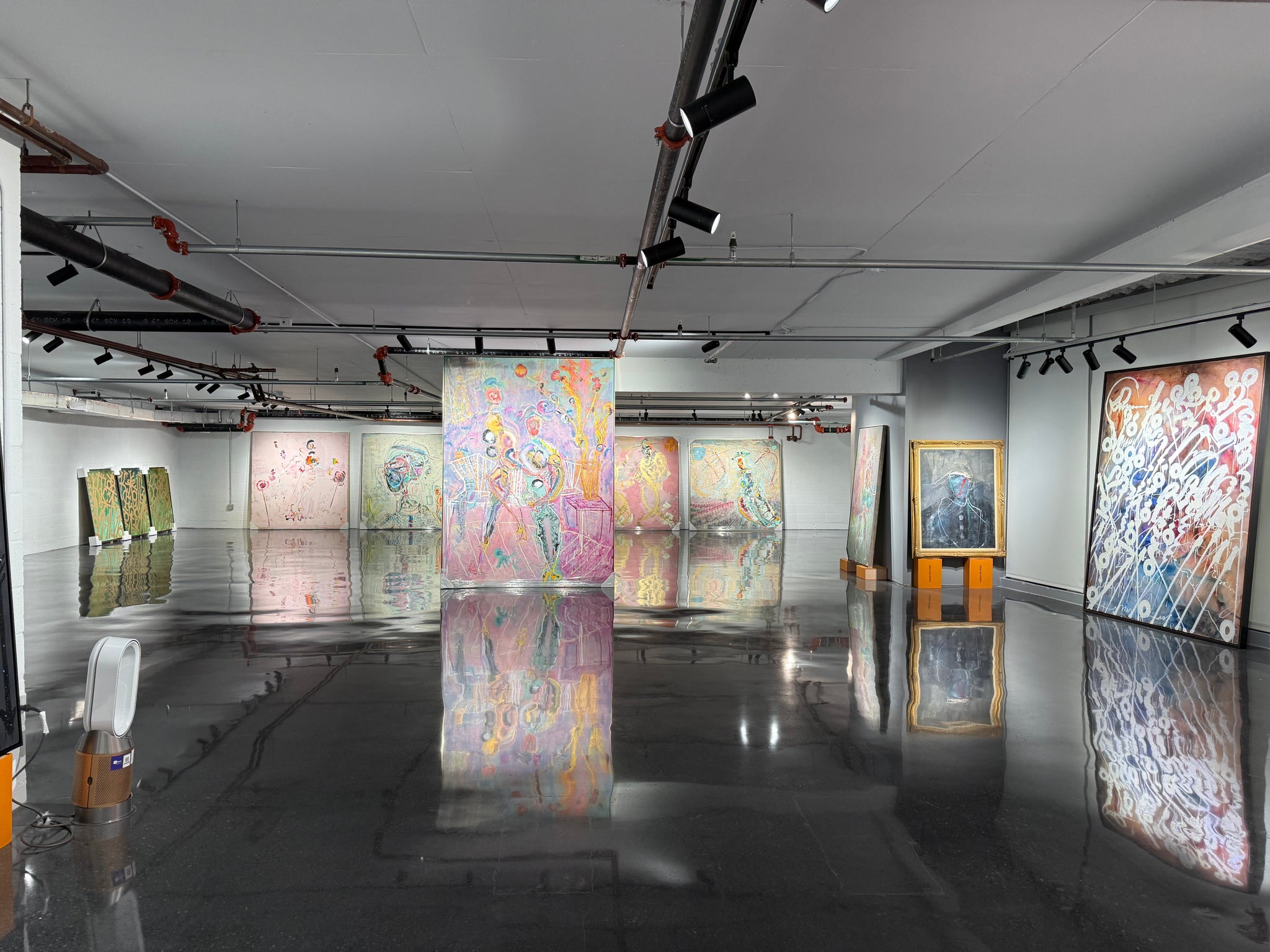 FLAGSHIP POLISHED CONCRETE FLOOR COMPLETED AT HIGH-END PRIVATE ART GALLERY